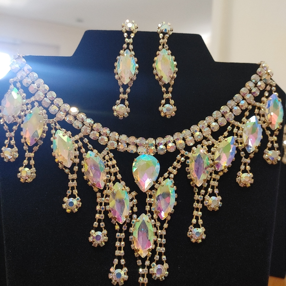 Crystal Drop Rhinestone Necklace Set - Picture 9 of 9